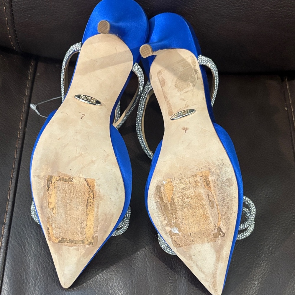 Badgley Mischka Jasmine Pointed Toe Pump - Picture 5 of 8
